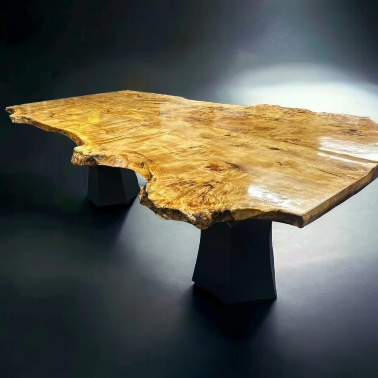 pippy poplar dining table